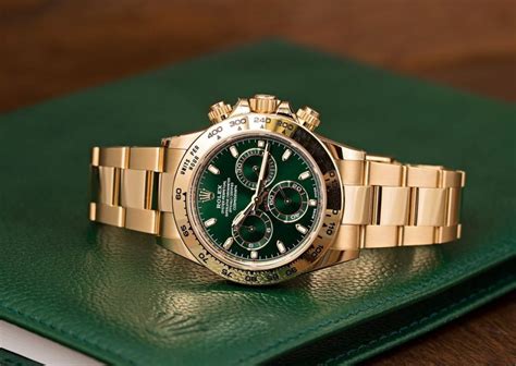 rolex グリーン|rolex with a green face.